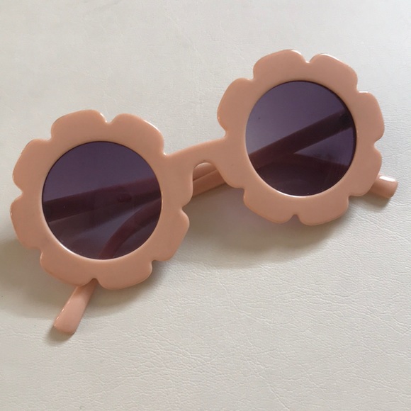 Baby Girl Flower Sunglasses! - Picture 1 of 4
